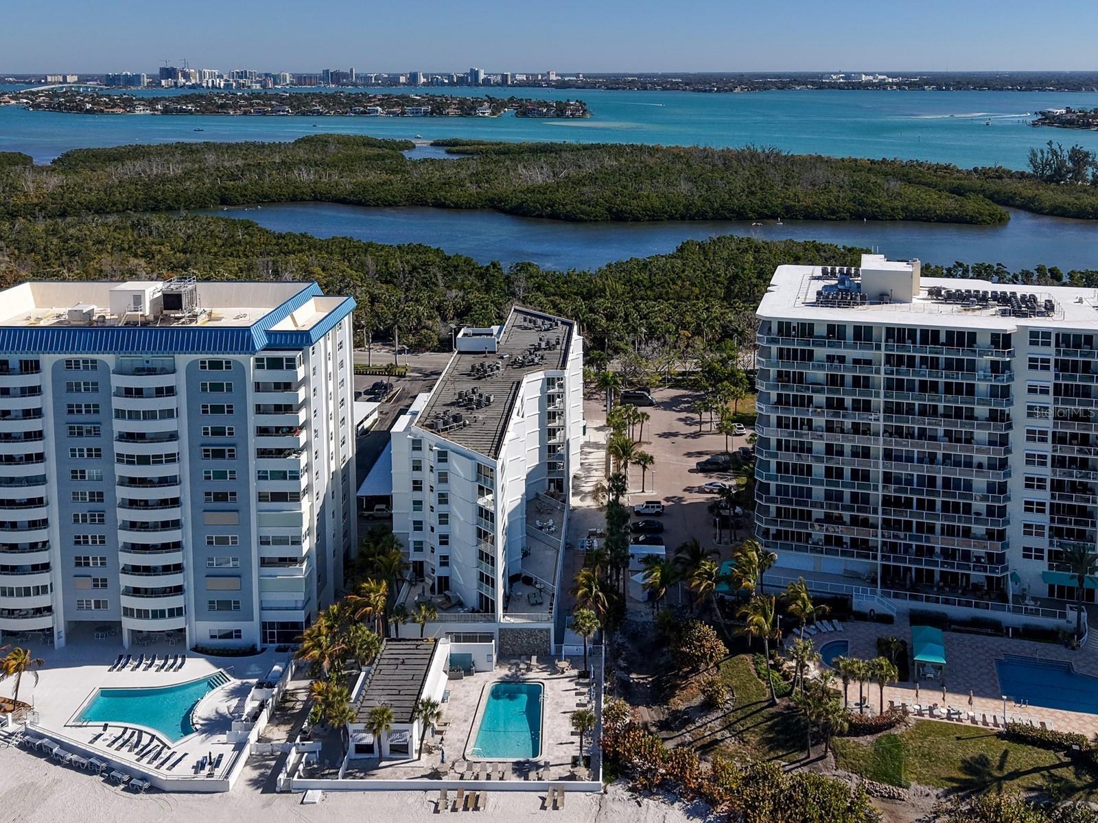 LIDO HARBOUR TOWERS - Residential