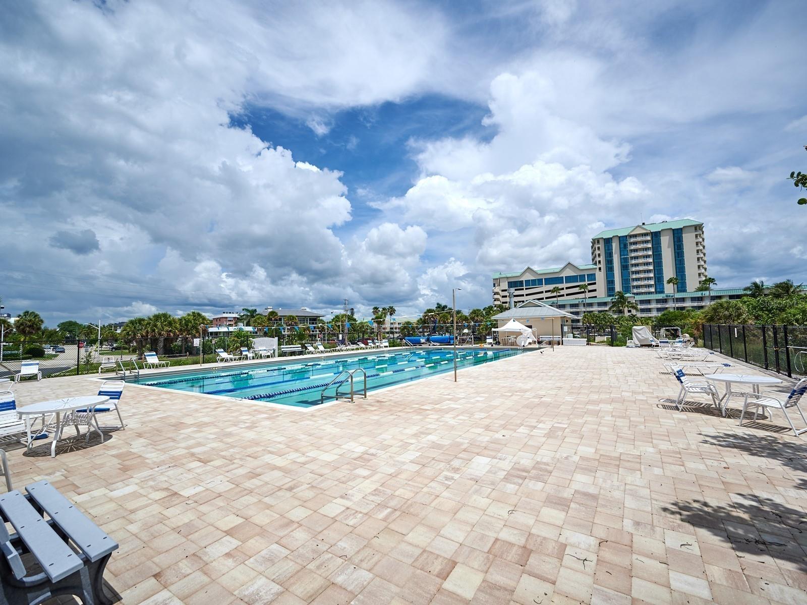 LIDO HARBOUR TOWERS - Residential