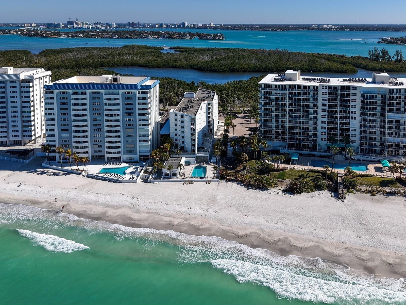 LIDO HARBOUR TOWERS - Residential