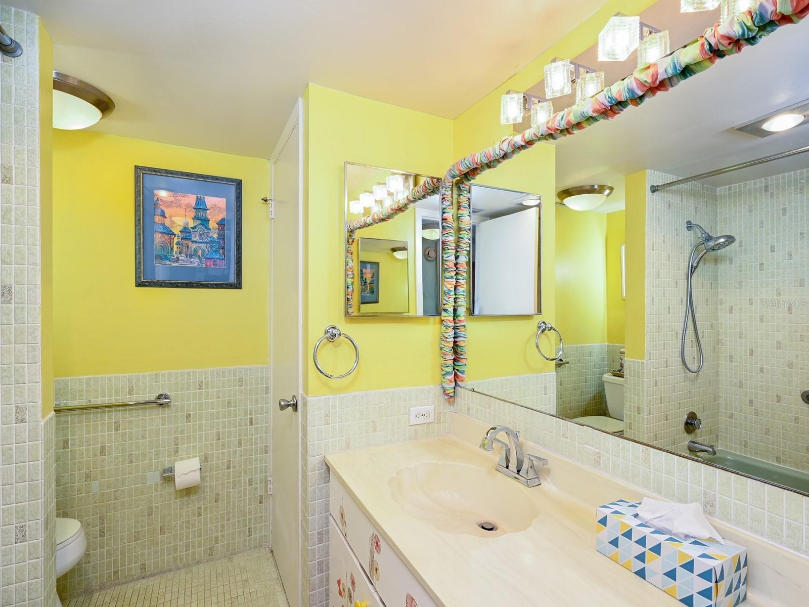 LIDO HARBOUR TOWERS - Residential