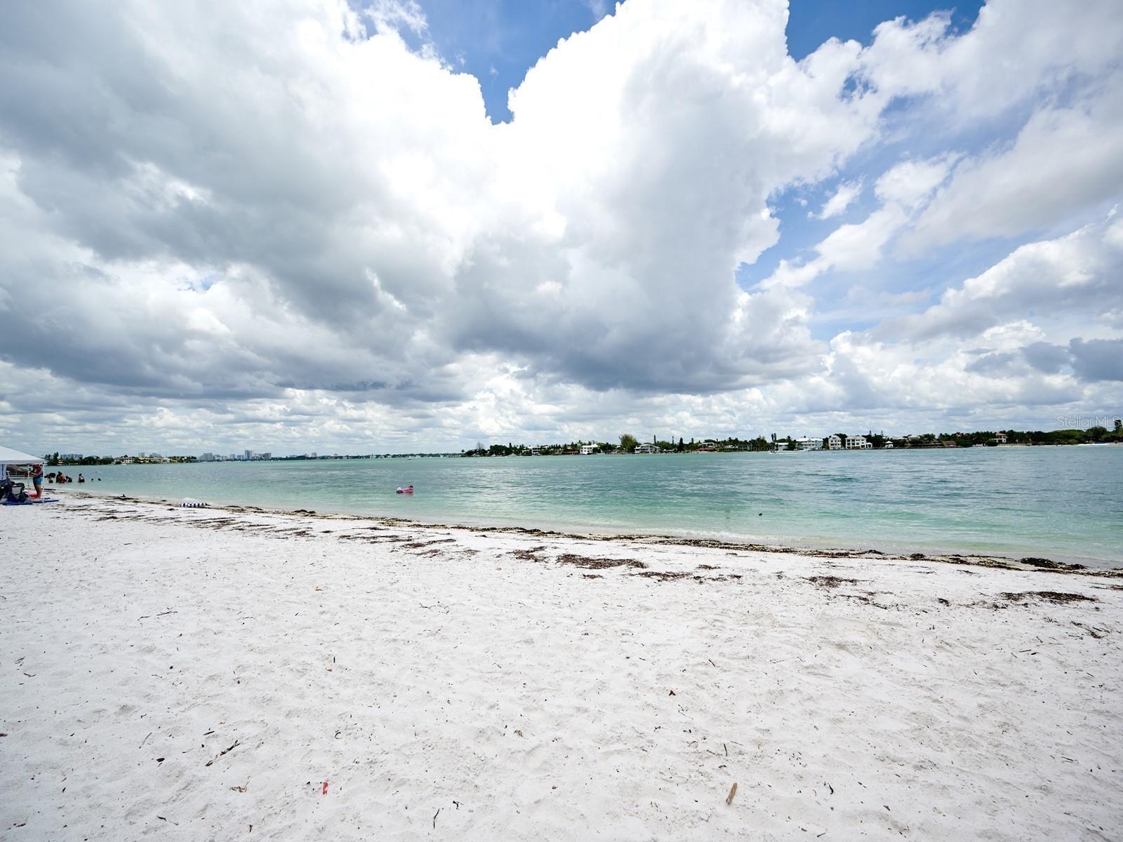 LIDO HARBOUR TOWERS - Residential