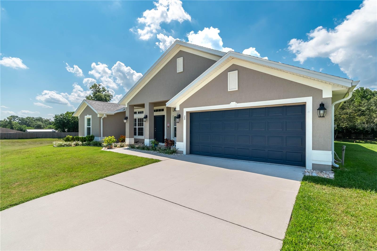 25 NW 45TH LOOP