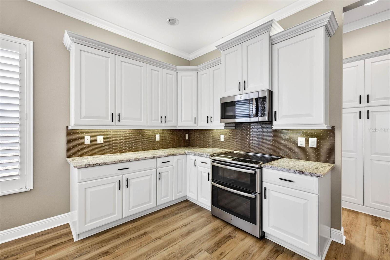 VALENCIA LAKES - Residential