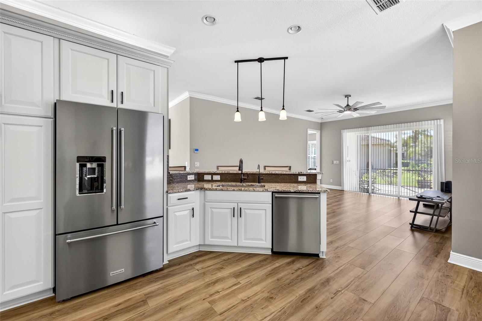 VALENCIA LAKES - Residential