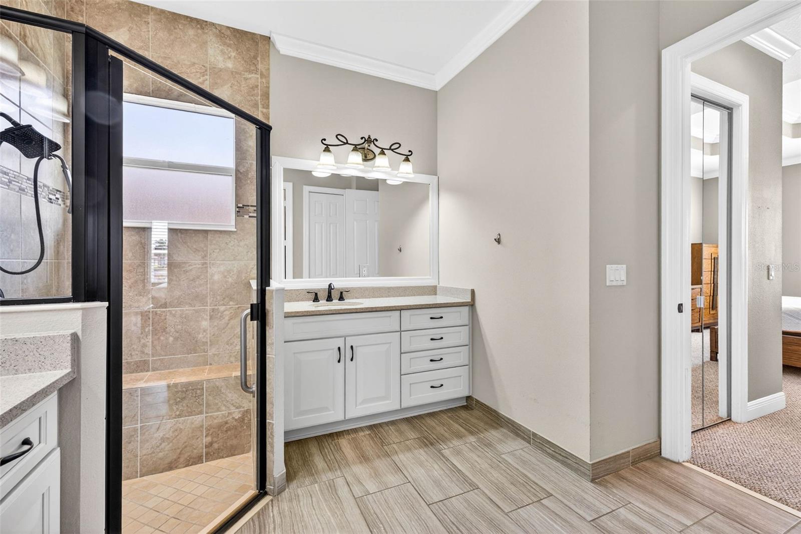 VALENCIA LAKES - Residential