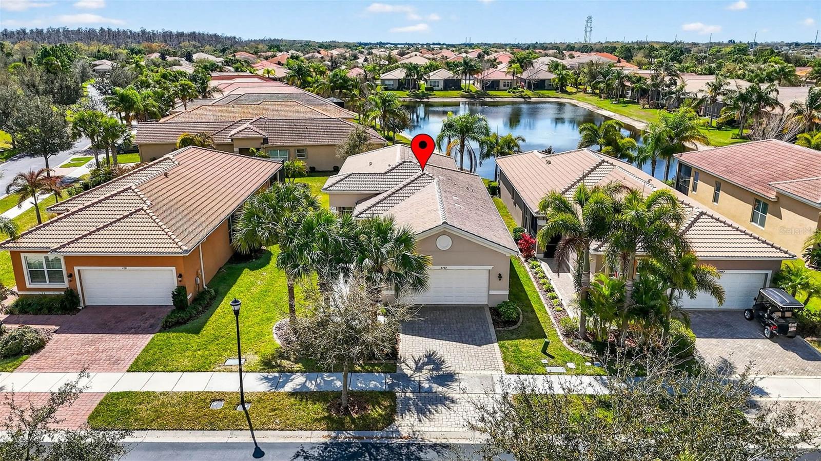 VALENCIA LAKES - Residential