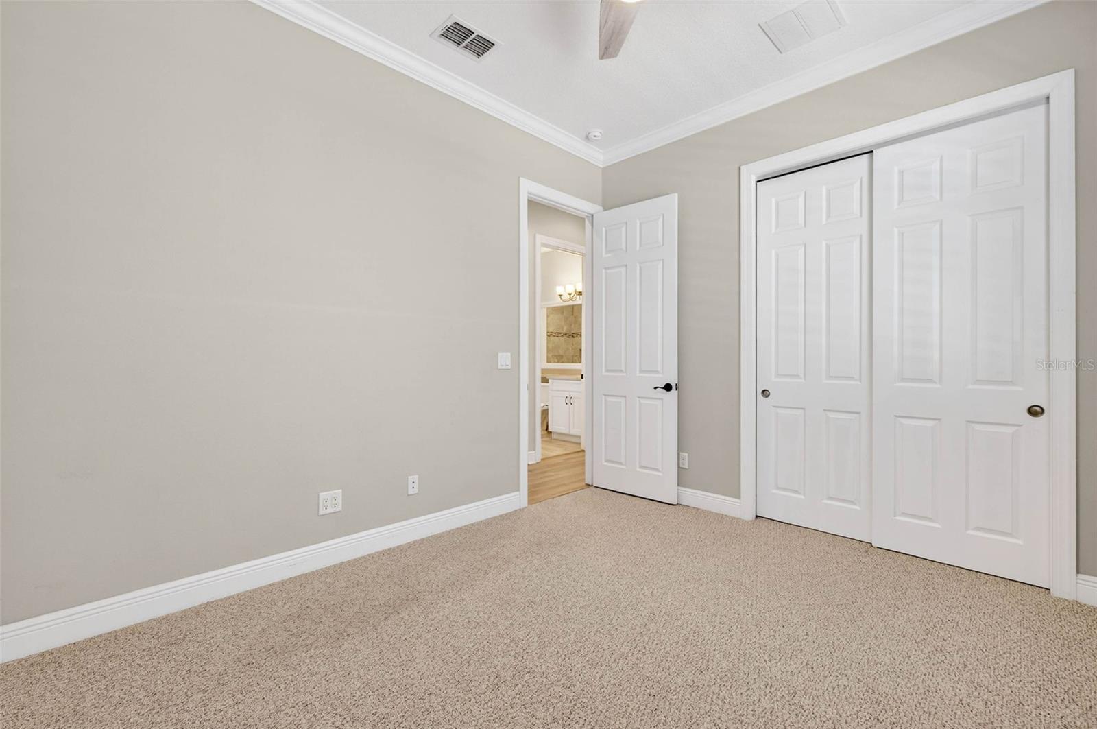 VALENCIA LAKES - Residential