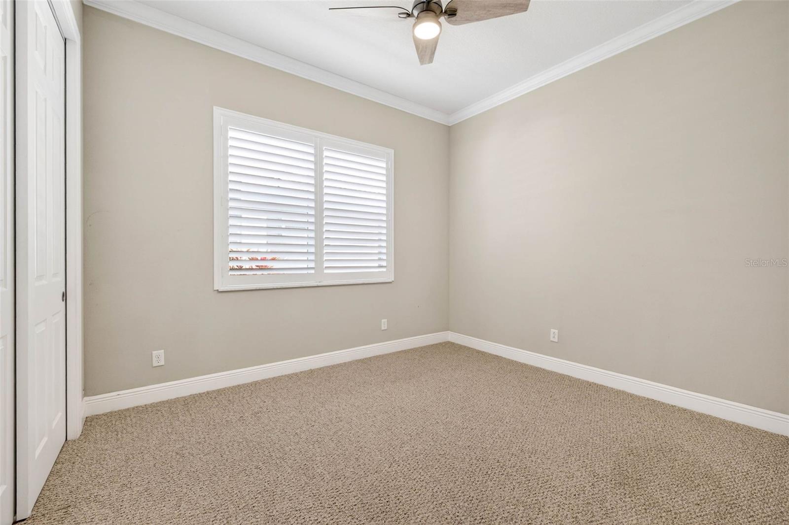 VALENCIA LAKES - Residential