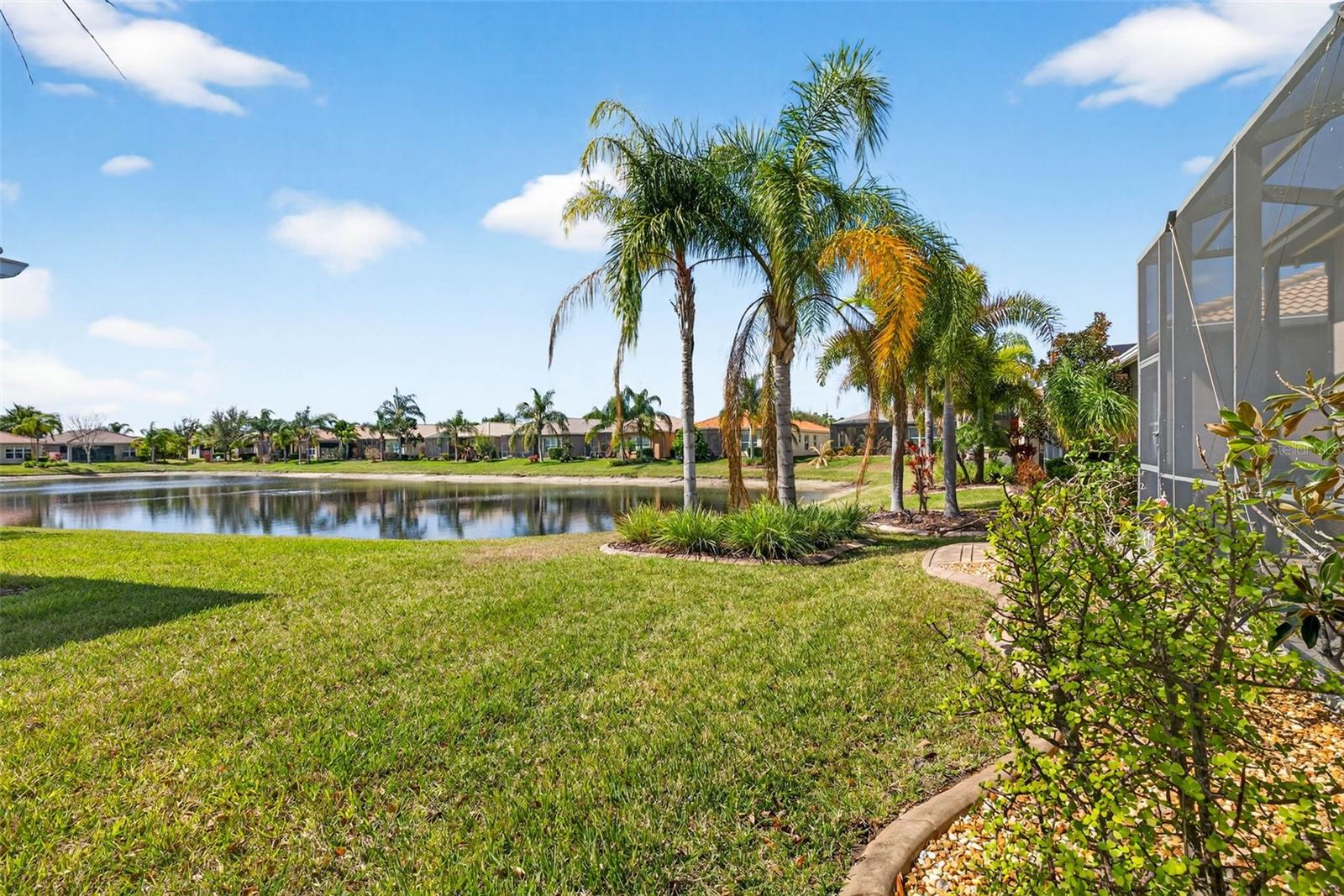 VALENCIA LAKES - Residential