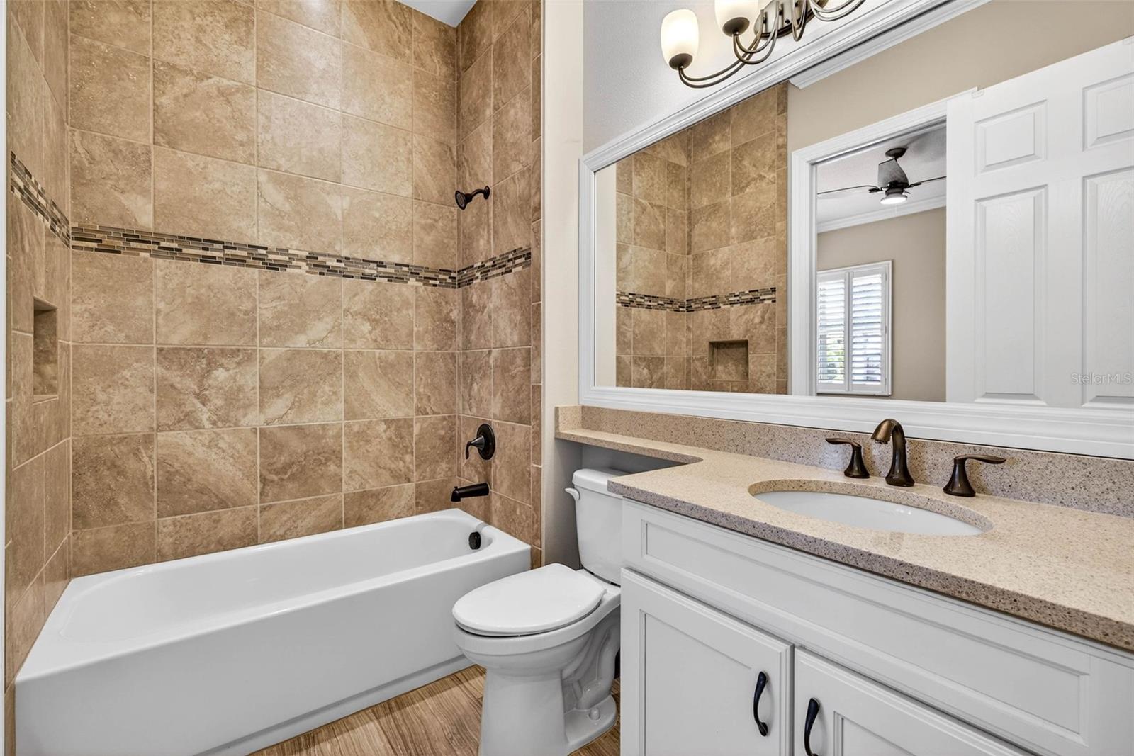 VALENCIA LAKES - Residential