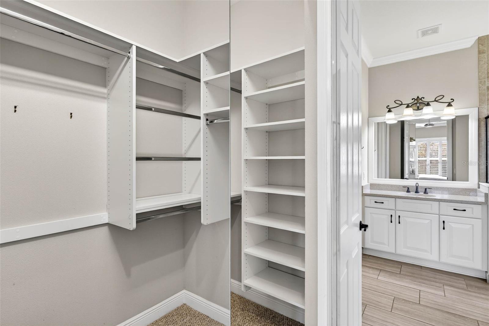 VALENCIA LAKES - Residential