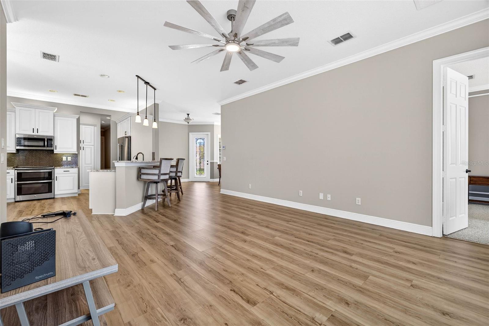 VALENCIA LAKES - Residential