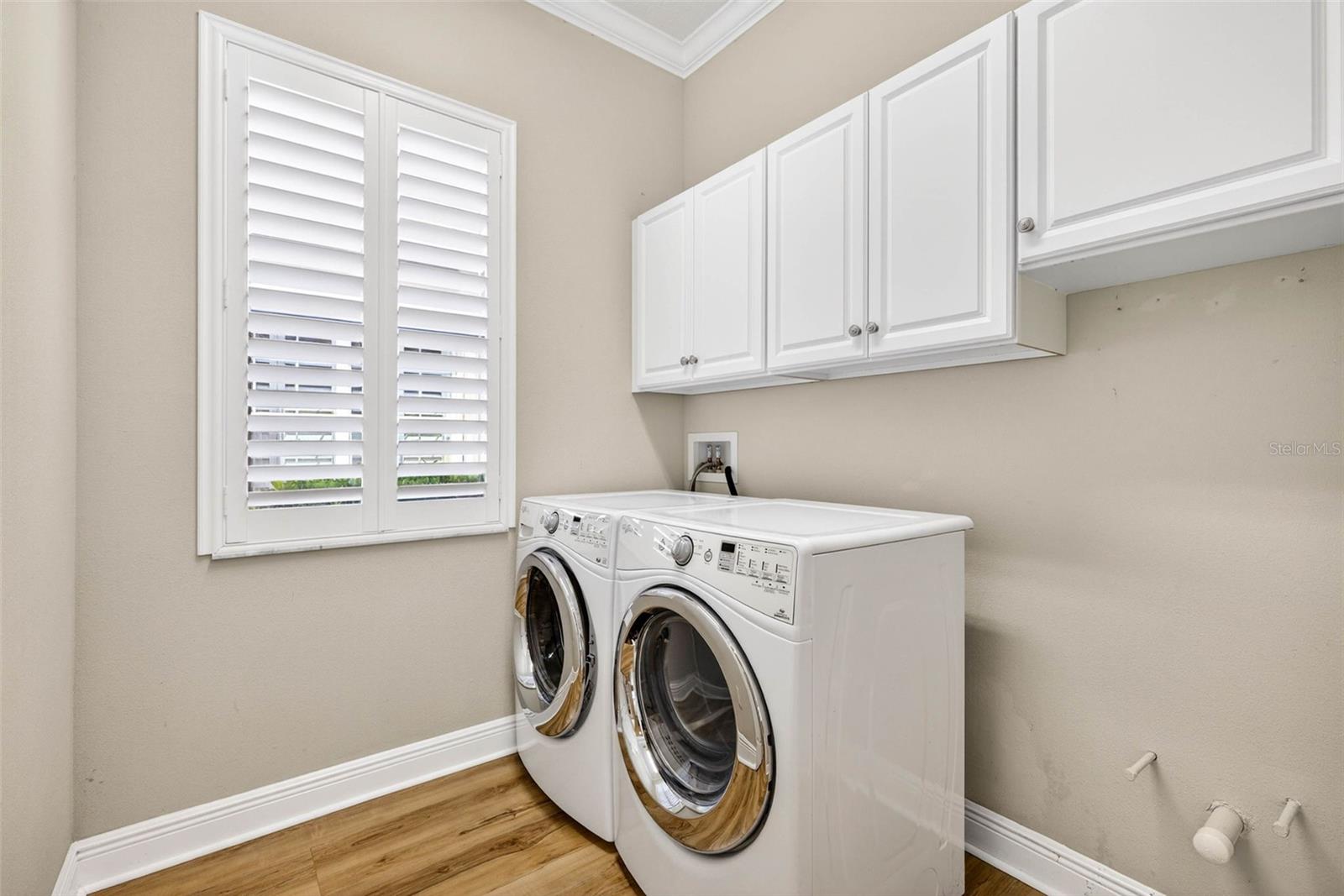 VALENCIA LAKES - Residential