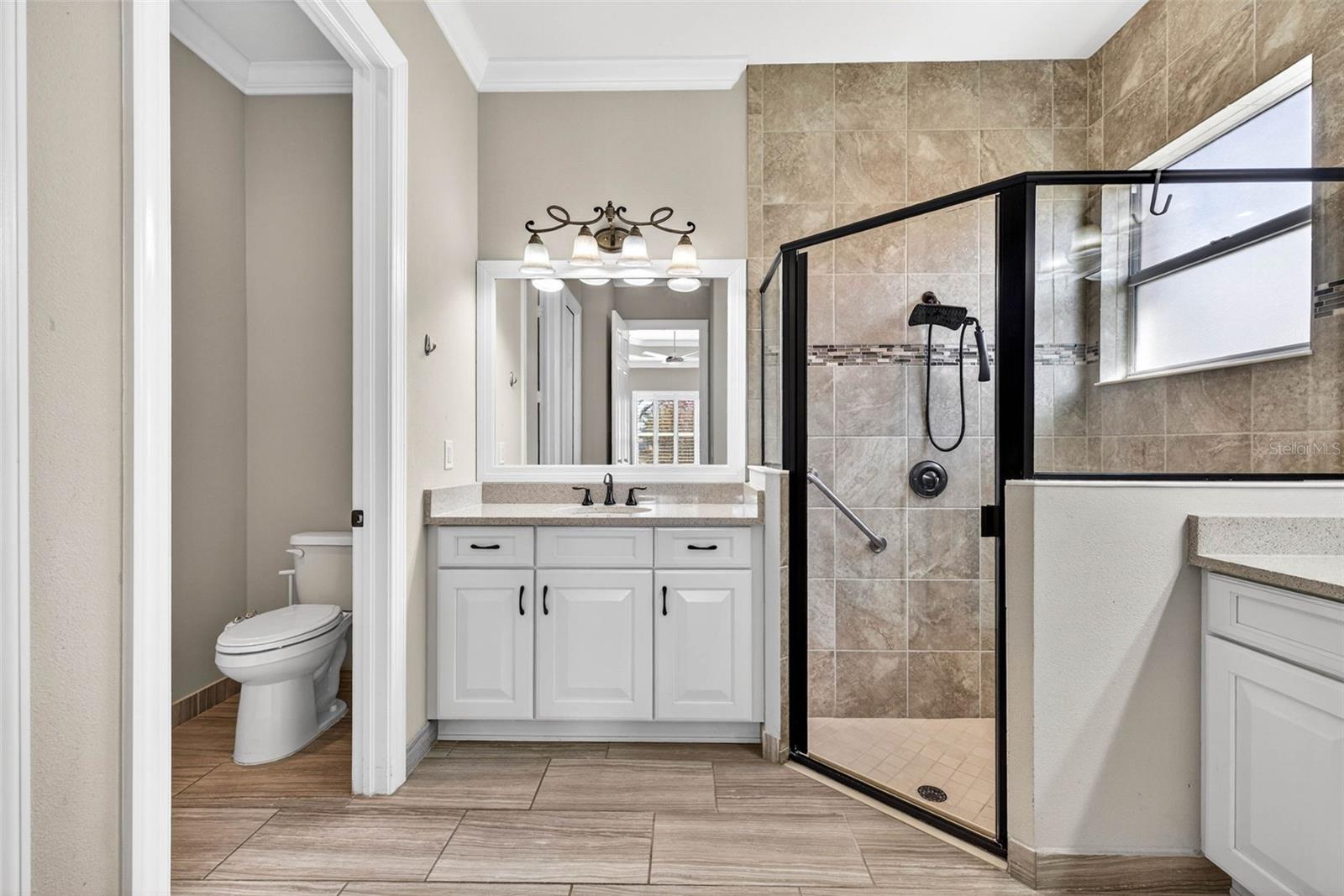 VALENCIA LAKES - Residential