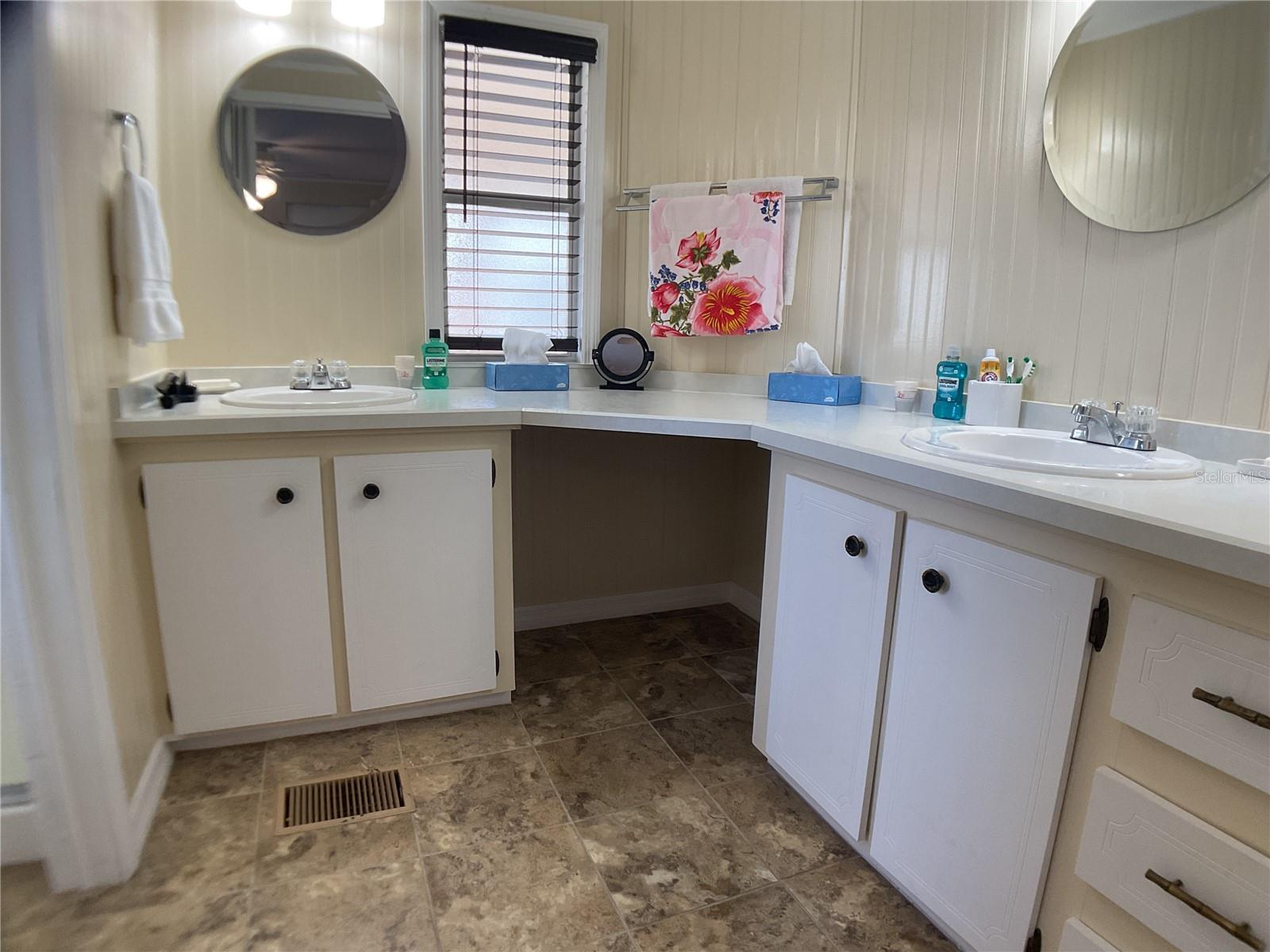 MAPLE LEAF ESTATES - Residential