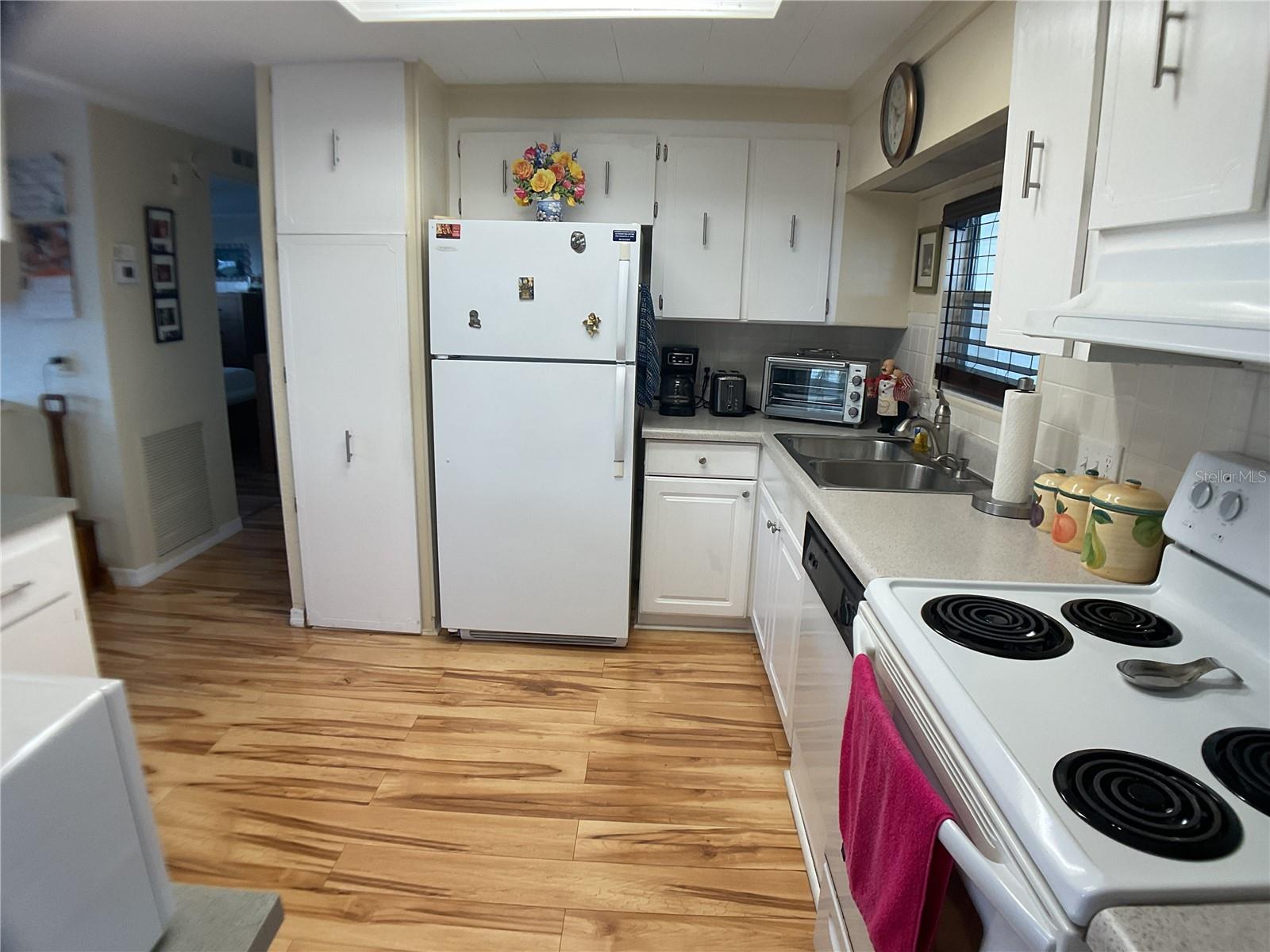 MAPLE LEAF ESTATES - Residential