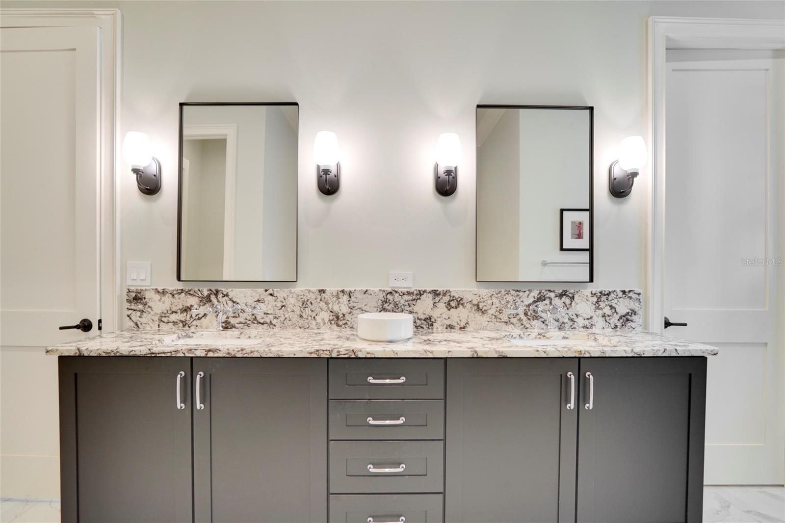 OAKLAND HILLS - Residential