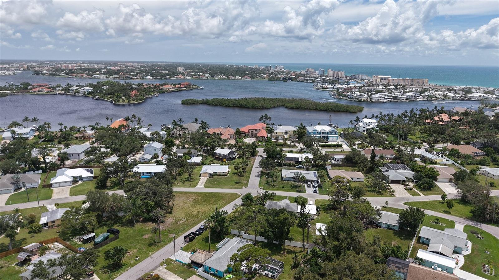BAY POINT - Land