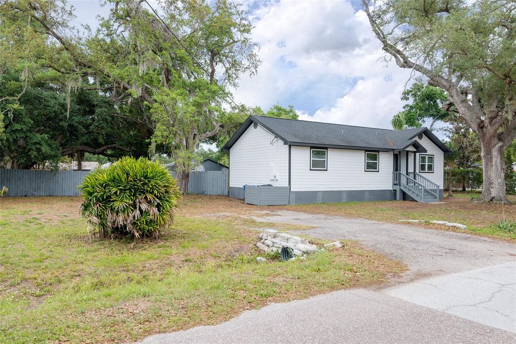 Photo of 8812 Dyer Road, Riverview, FL 33578 (MLS # TB8496292)