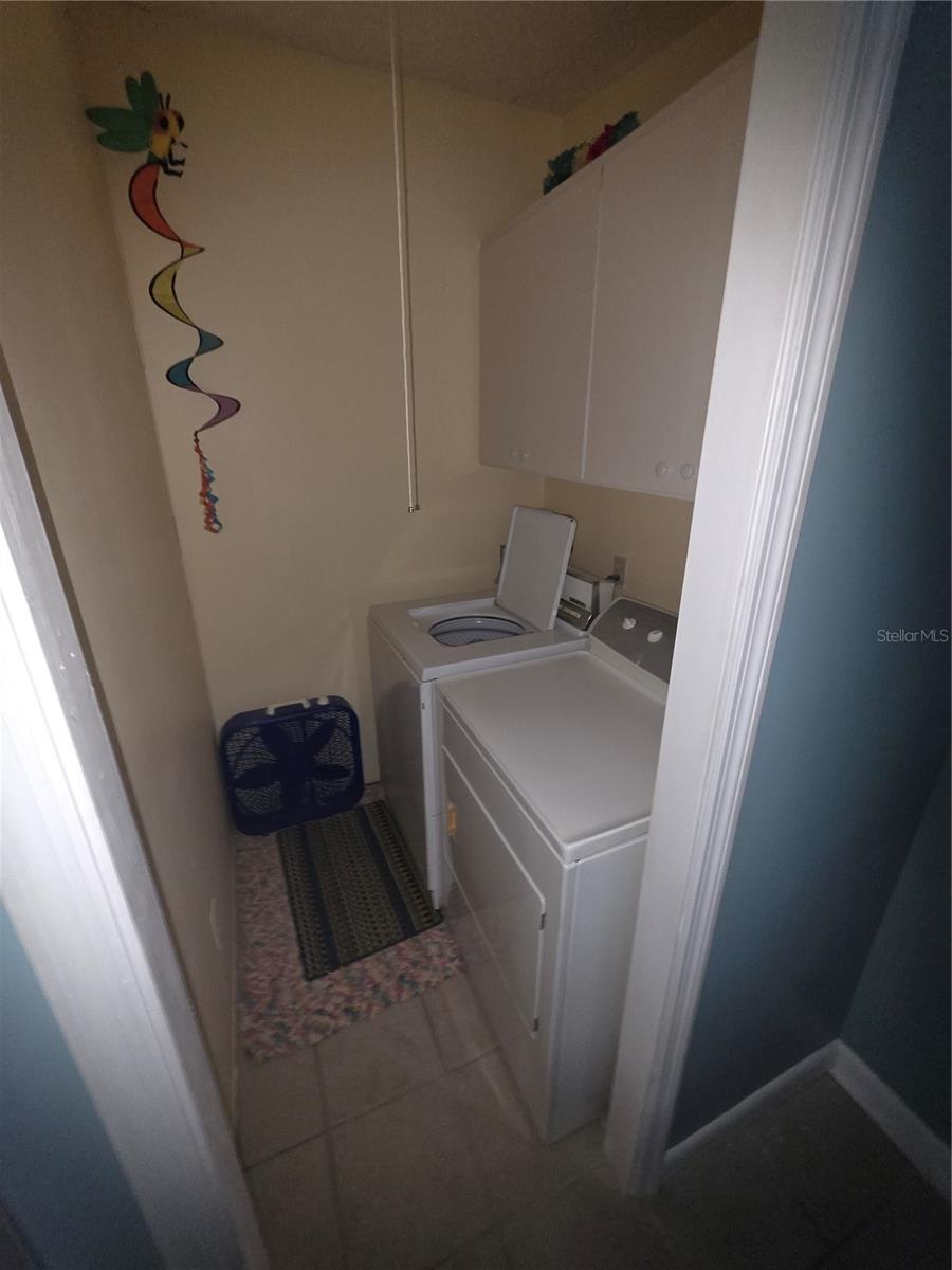 HILLTOP MANOR - Residential Lease