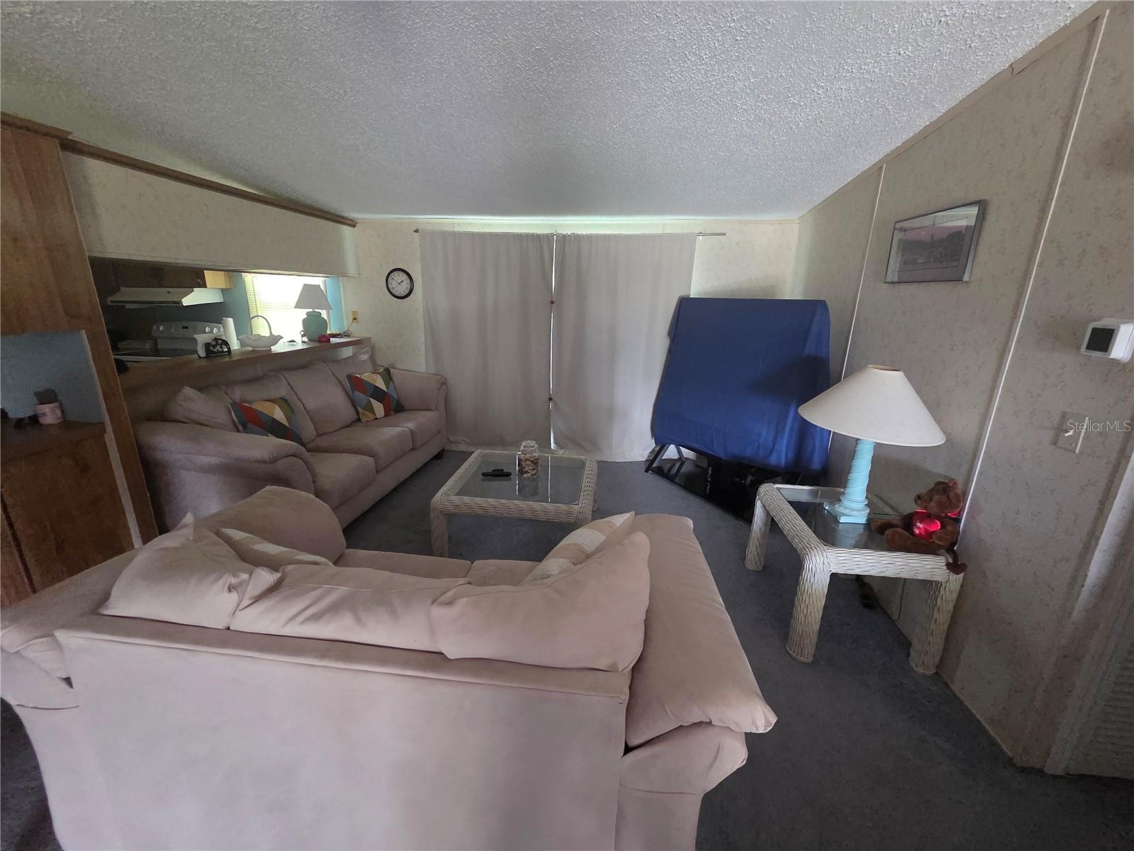 HILLTOP MANOR - Residential Lease
