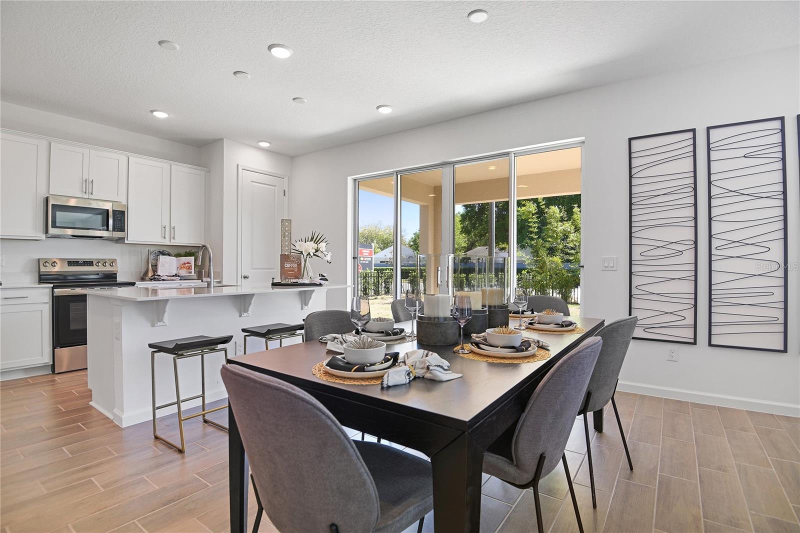 SEASONS AT MAGNOLIA POINTE - Residential