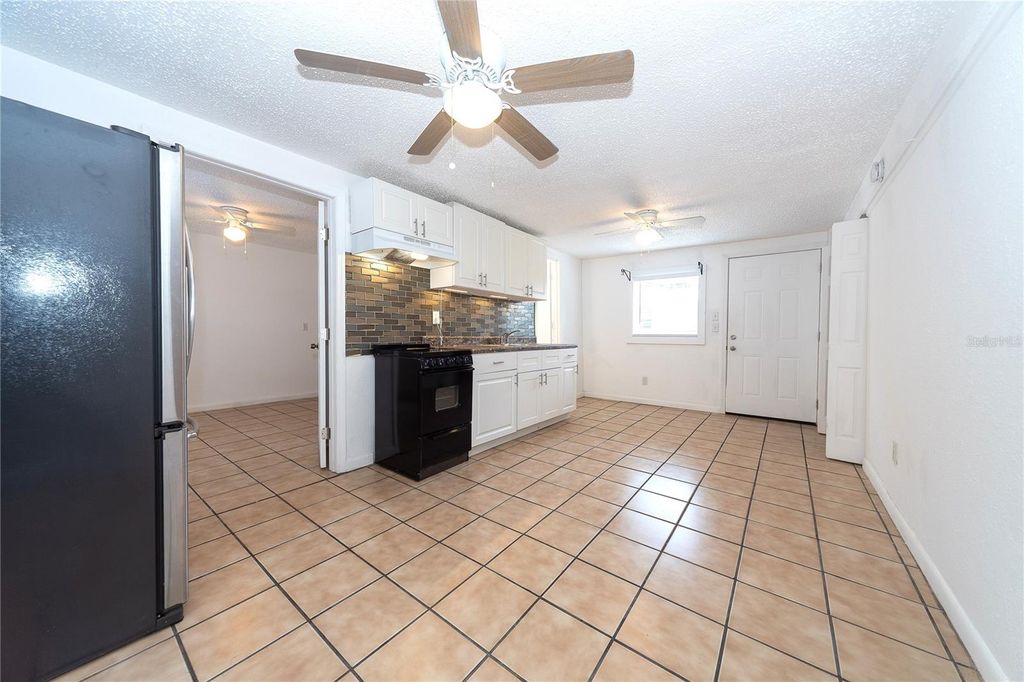 Photo of 620 25th Street W, Bradenton, FL 34205 (MLS # TB8493016)