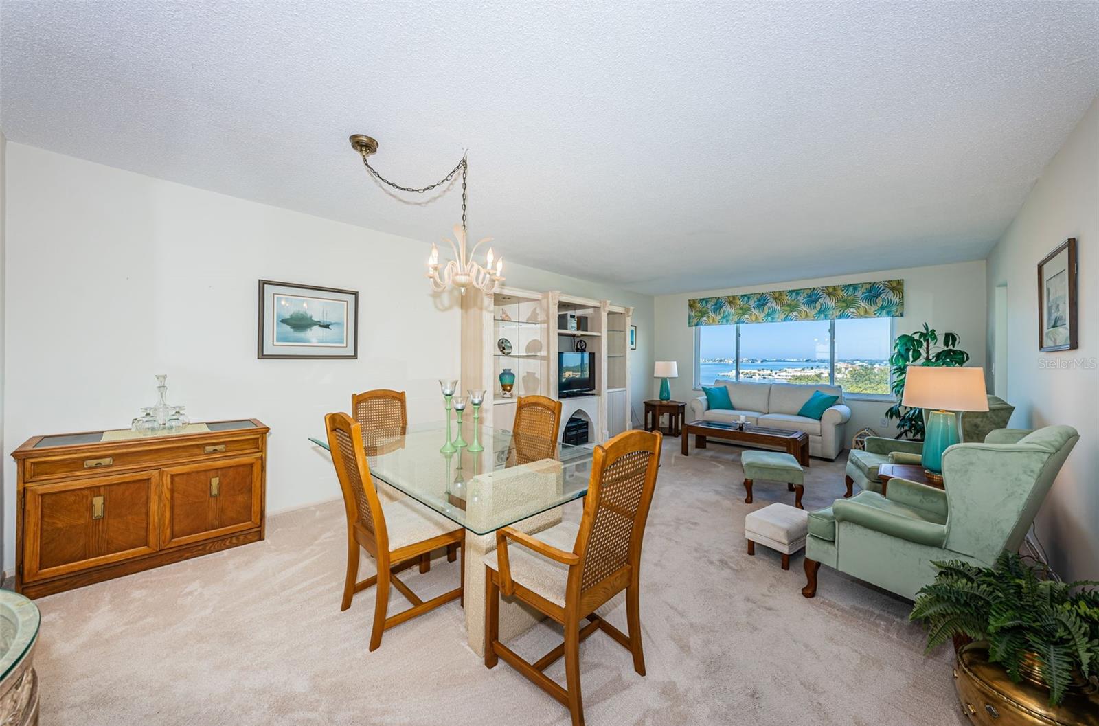 COLUMBIA TOWERS CONDO - Residential