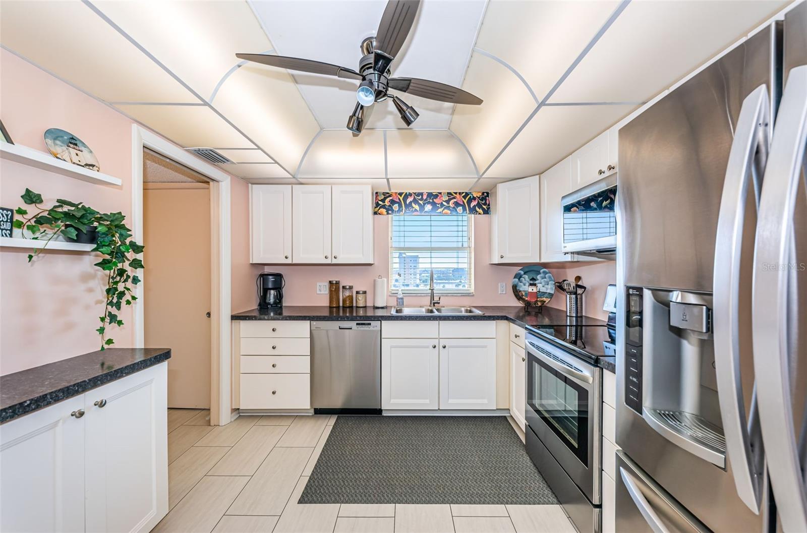 COLUMBIA TOWERS CONDO - Residential