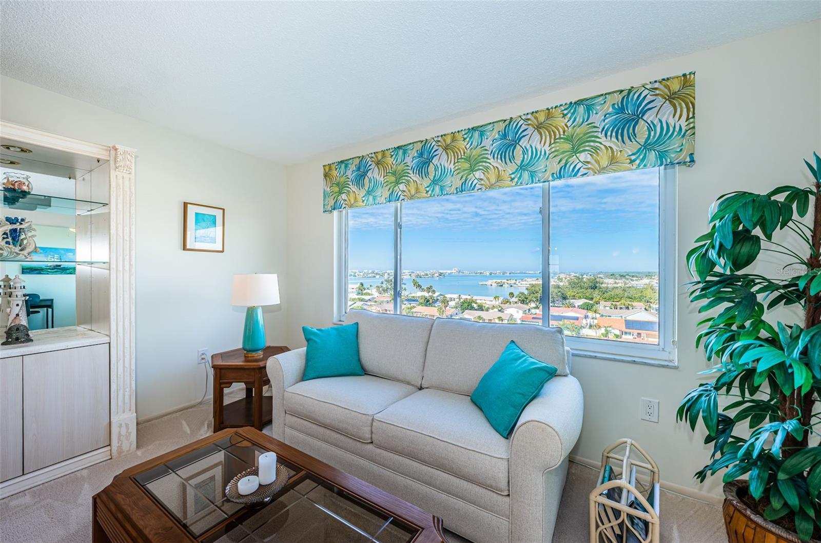 COLUMBIA TOWERS CONDO - Residential