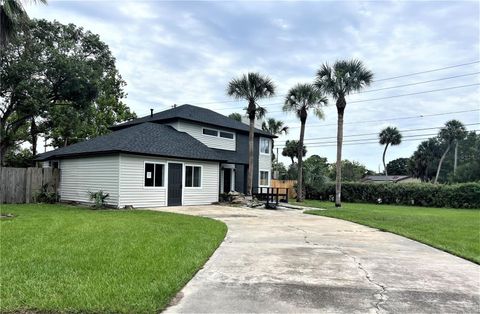 A home in LONGWOOD