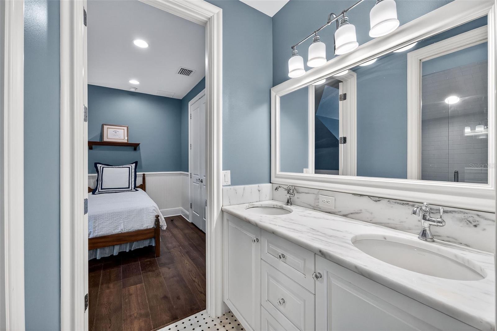 PARK GROVE - Residential