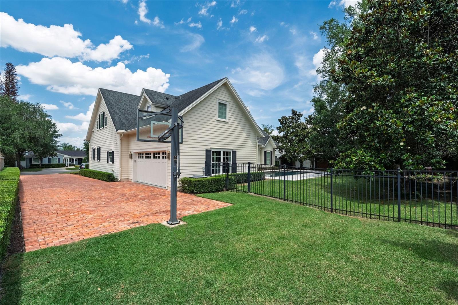 PARK GROVE - Residential