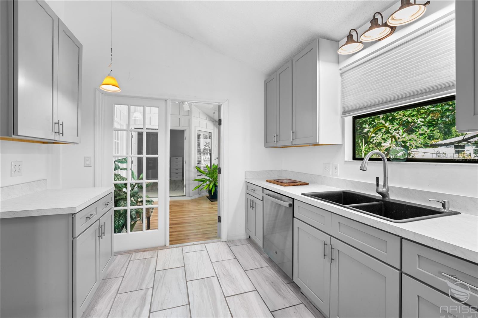 PINE ISLAND PH 01 - Residential