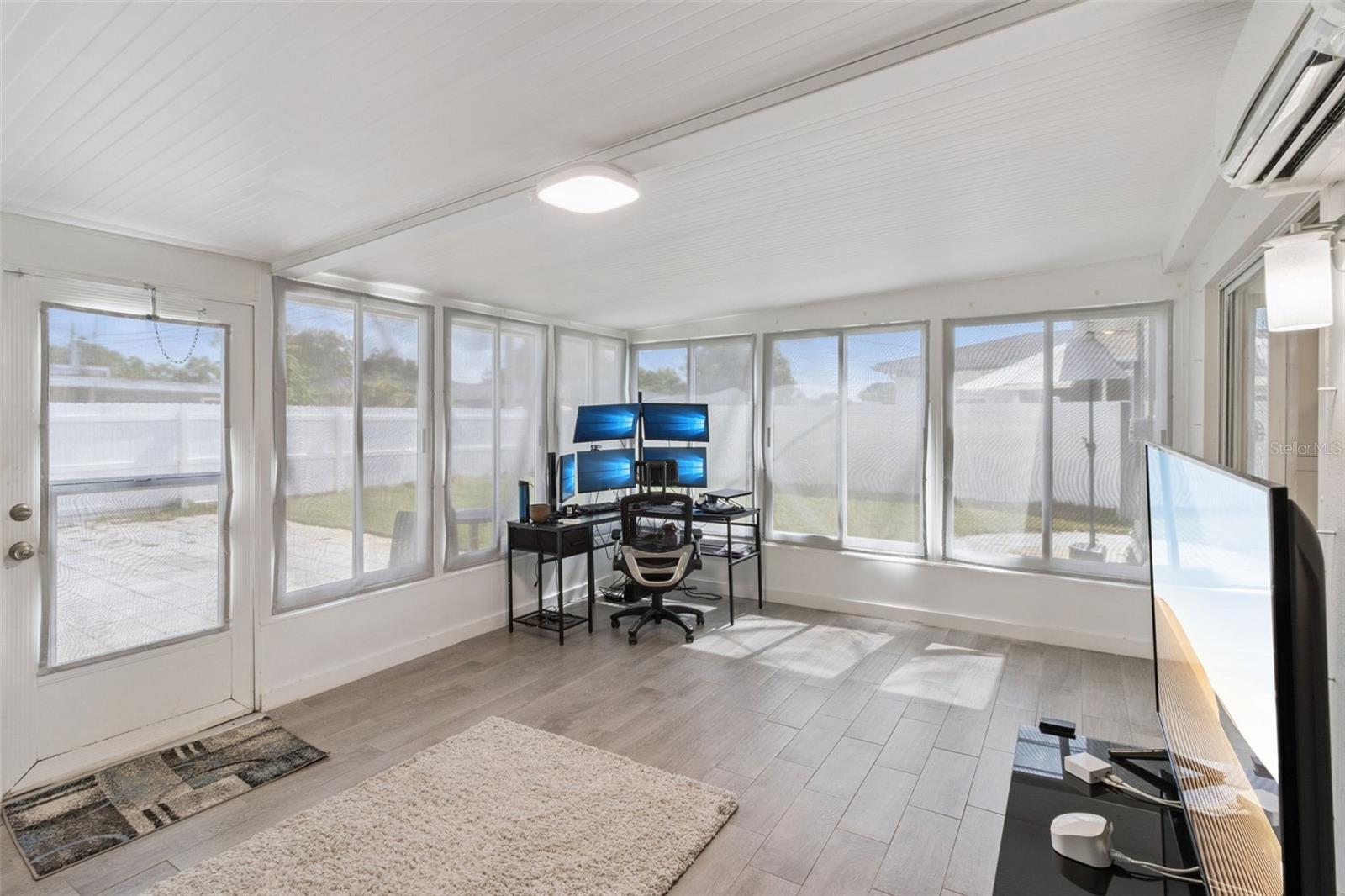 MEADOW LAWN 10TH ADD - Residential