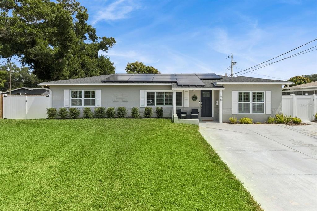 Photo of 1761 65th Avenue N, St Petersburg, FL 33702 (MLS # O6406876)