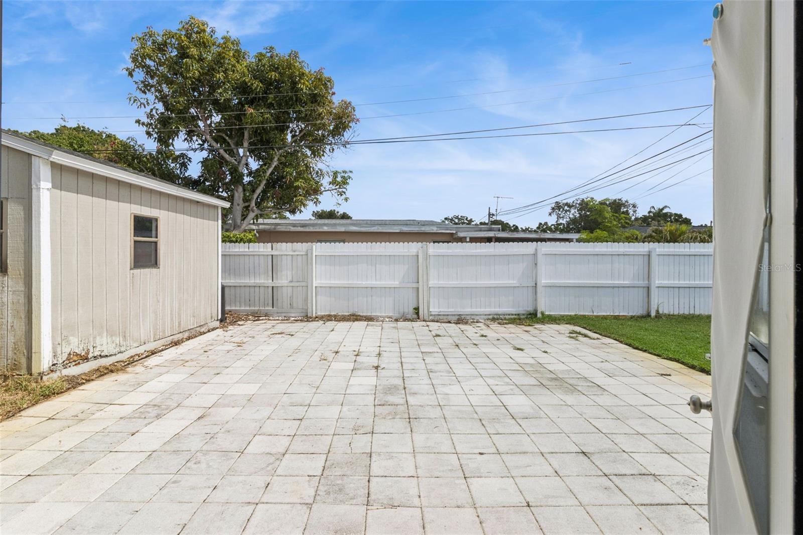 MEADOW LAWN 10TH ADD - Residential
