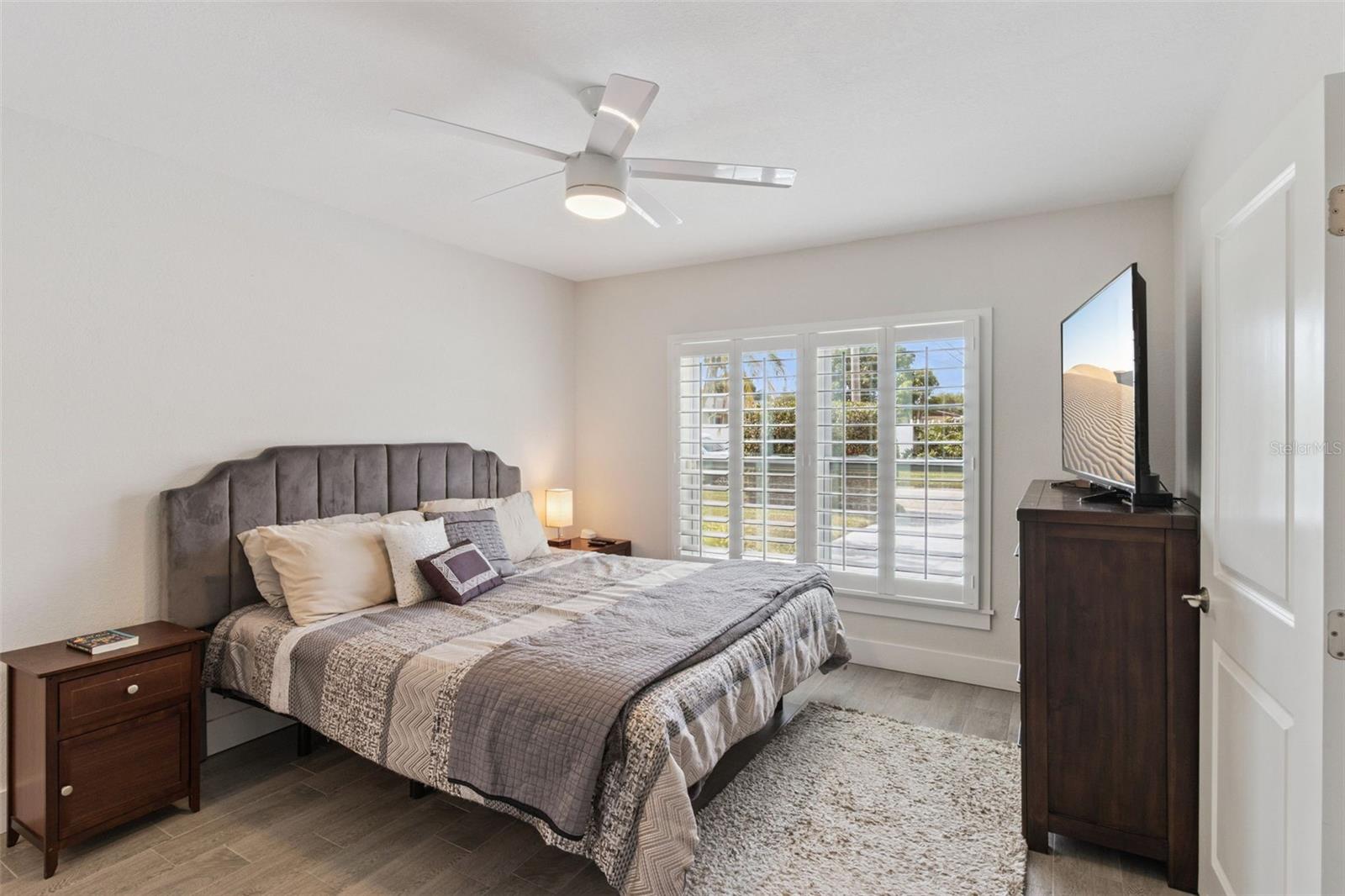 MEADOW LAWN 10TH ADD - Residential