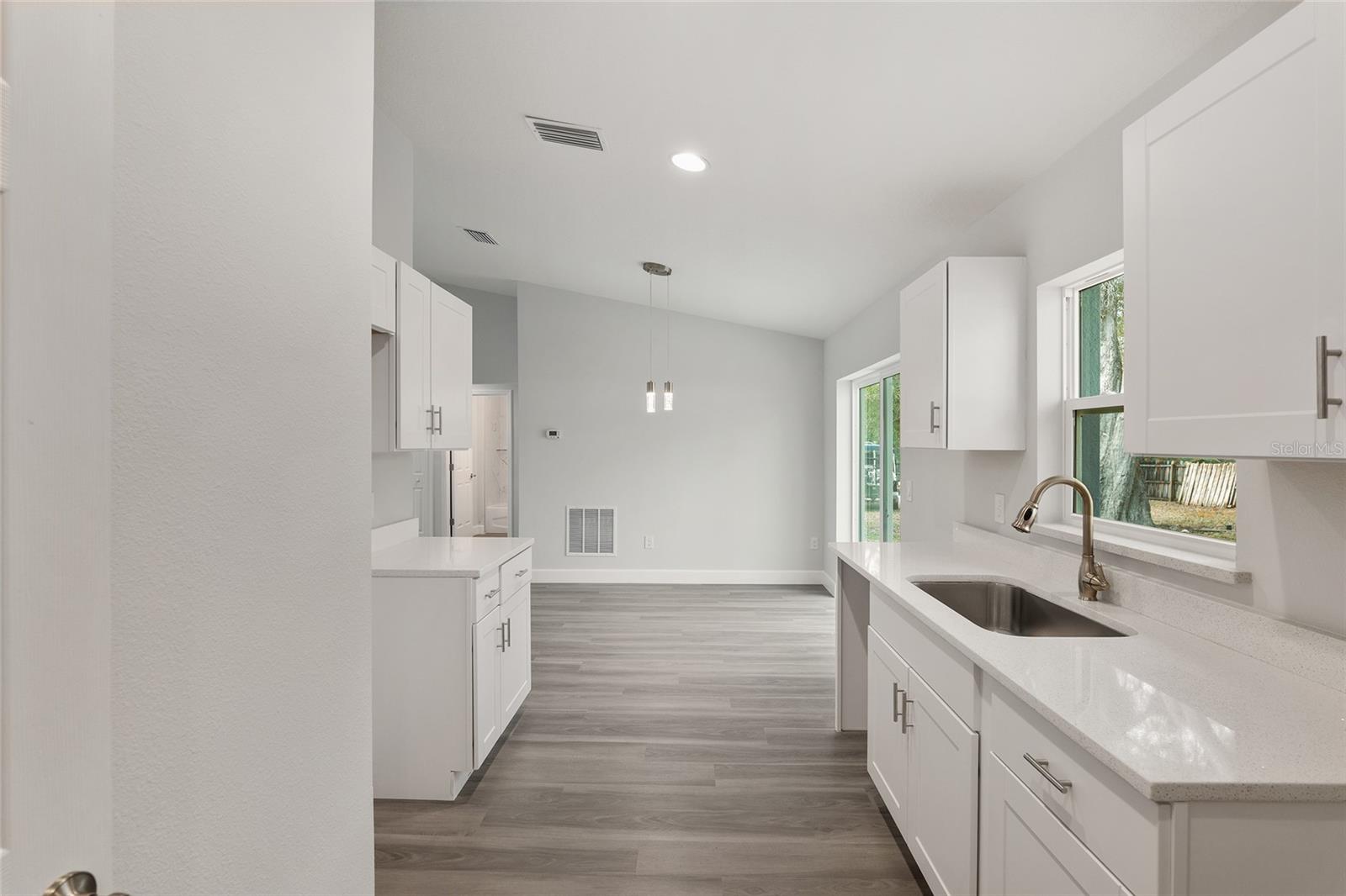 ROLLING RANCH ESTATE - Residential