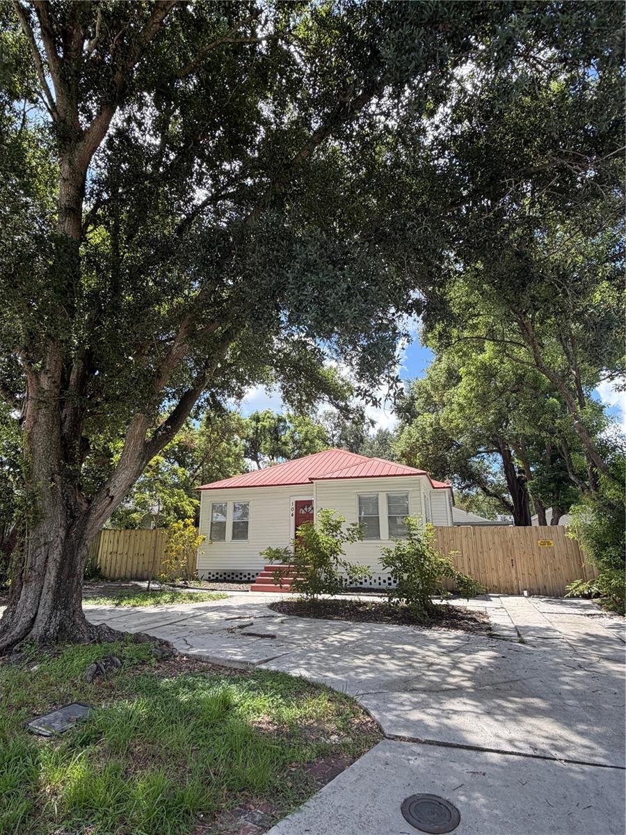 104 W LAMBRIGHT STREET