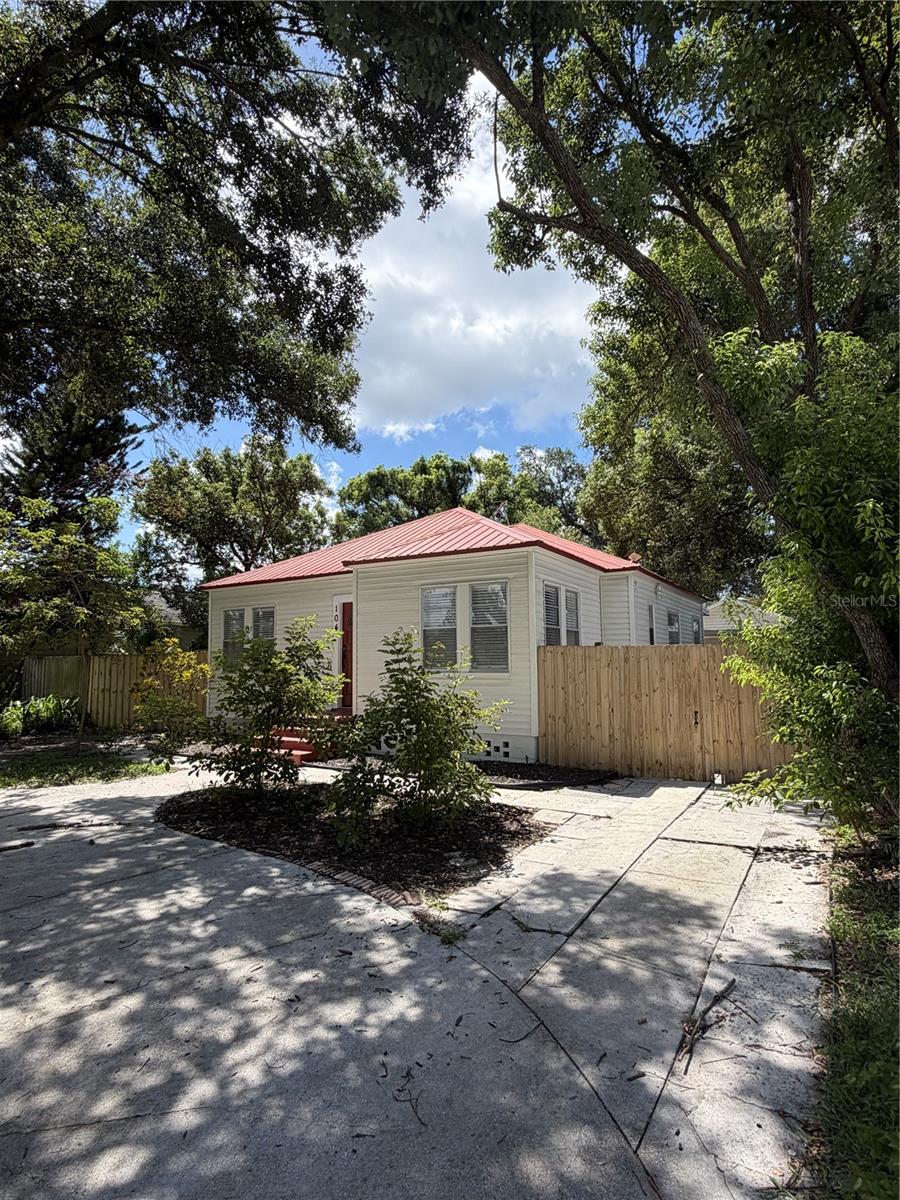 104 W LAMBRIGHT STREET