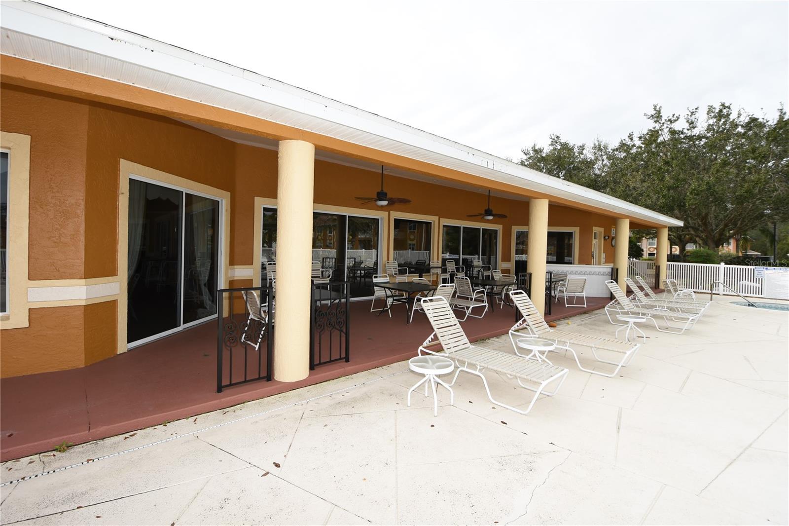 PALM POINTE - Residential