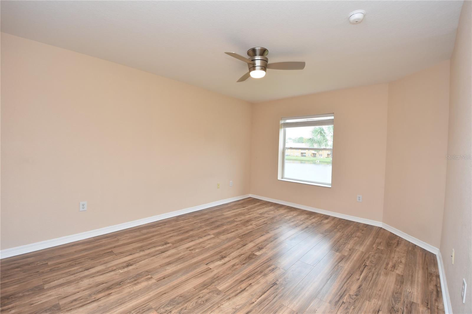 PALM POINTE - Residential