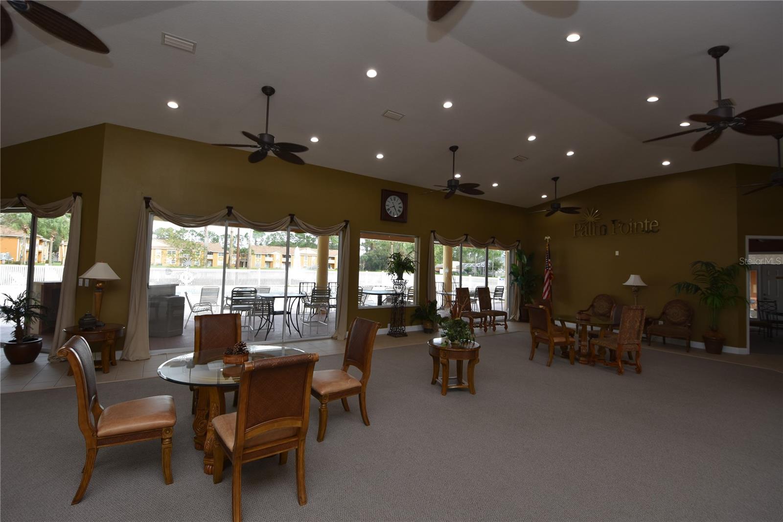 PALM POINTE - Residential