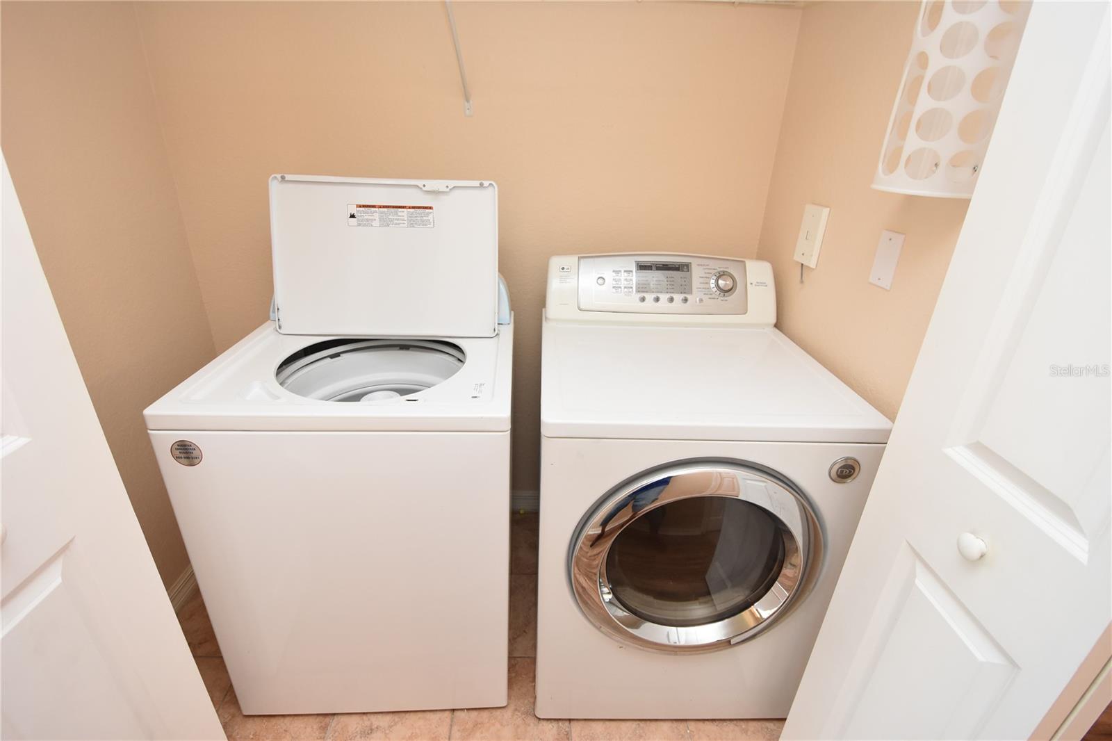 PALM POINTE - Residential