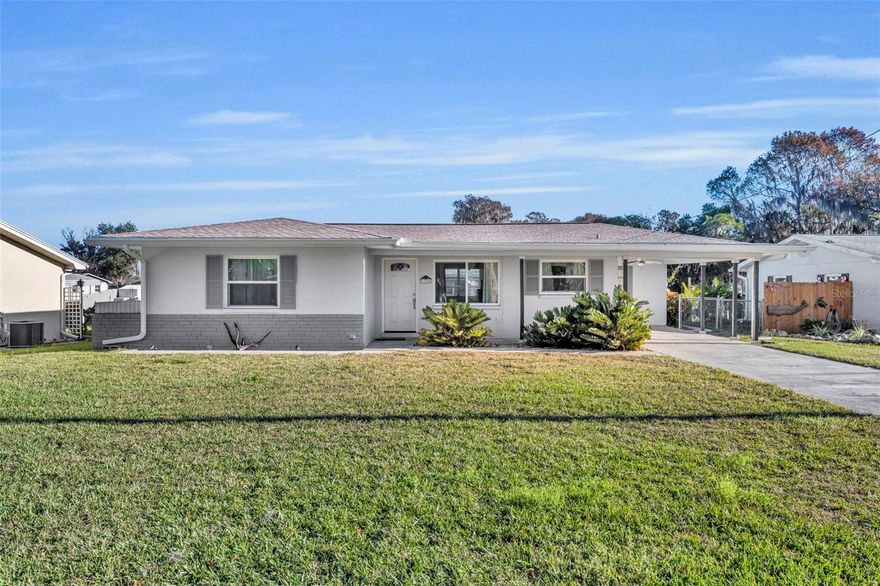 Stop dreaming about lake life and start living it!  This beauty on the Tsala Apopka Chain of Lakes  got a massive glow-up. Just minutes from downtown Inverness! This WATERFRONT home with a concrete seawall gives a peaceful view. 

Check out these stats: NEW Deck & Screened Room (Perfect for morning coffee!),  NEW HVAC (2025) , NEW Windows (2024) , New Luxury Vinyl Flooring (2024), NEW Water Heater (2024), NEWER Roof (2021) , Florida room windows replaced (2017) and a  PRIVATE BOATHOUSE included! It’s rare to find a waterfront home where literally every major system is new. 

Location, Location, Location! You’re right in the heart of everything Inverness has to offer. Just minutes from:  Outdoor Fun:  Trails, bike path, parks, and the City Boat Ramp.  Convenience: Shopping, schools, the library, and medical facilities.  Easy Commute: Quick access to I-75 and the Florida Turnpike. 

Schedule your showing today!