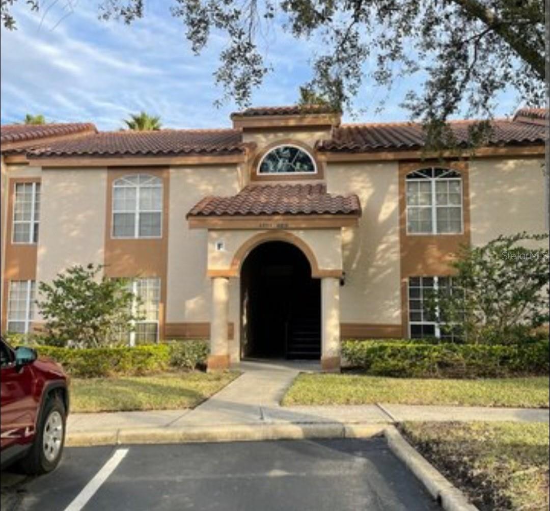 Welcome home to your new condo located off of Conroy. This 2 bedroom 2 bath condo is tiled throughout and has an updated kitchen.