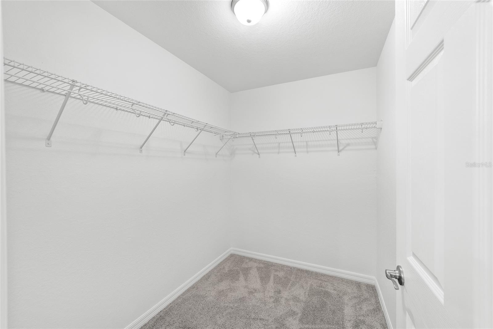 RAINBOW S END ESTATE - Residential