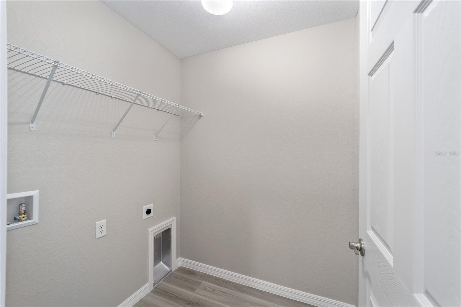 RAINBOW S END ESTATE - Residential