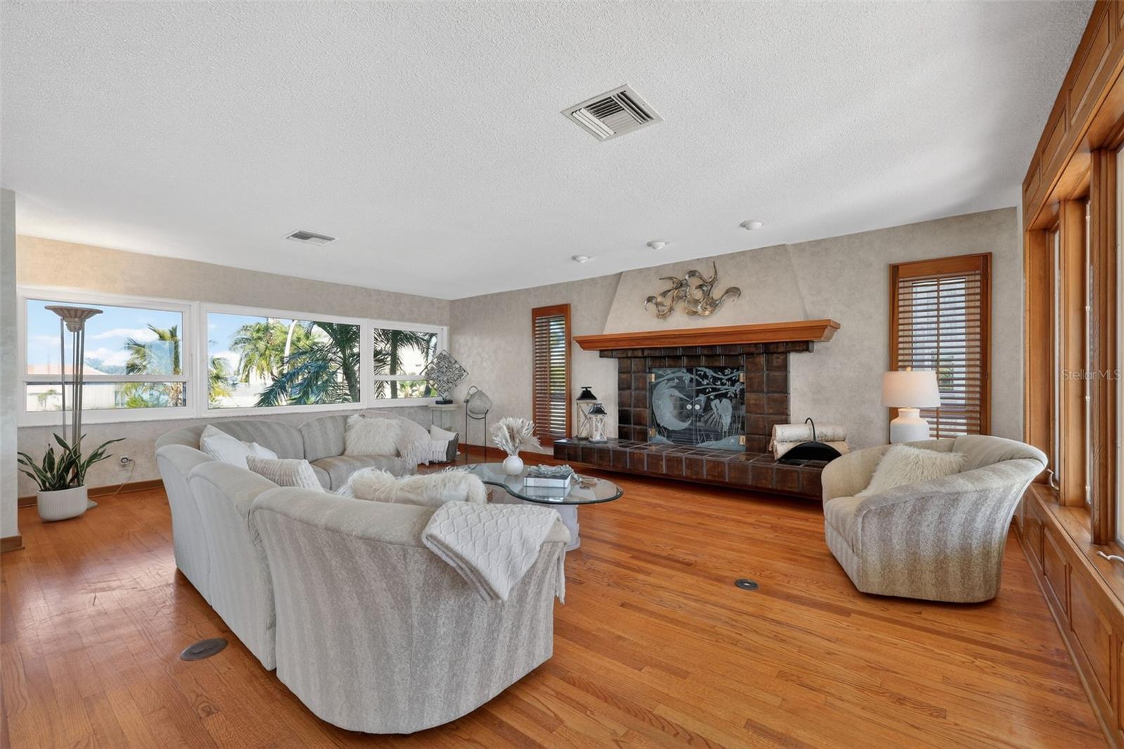 BAHIA SHORES 4TH ADD - Residential